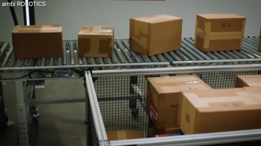 This warehouse robot uses AI to play real-life Tetris to handle more than ever before