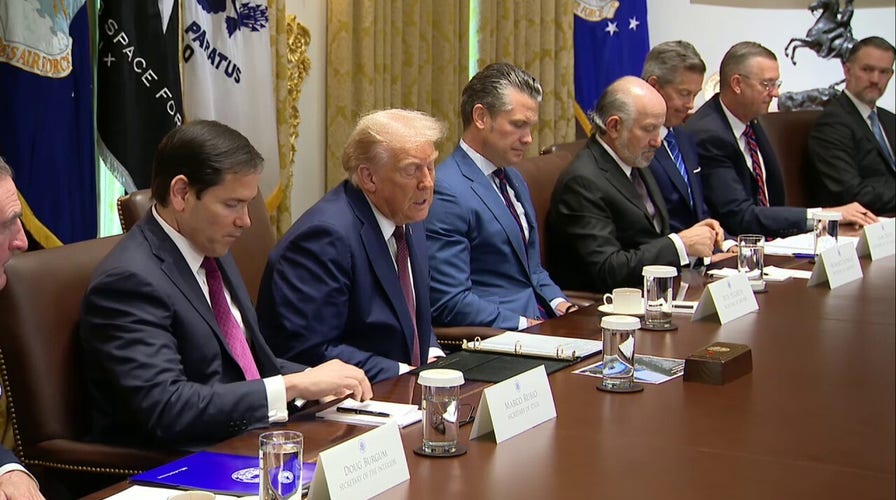 Trump mocks 'poor, stupid' Chuck Schumer in Cabinet meeting