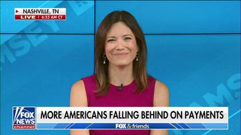 Americans ‘feeling the pinch’ of Bidenomics: Rachel Cruze