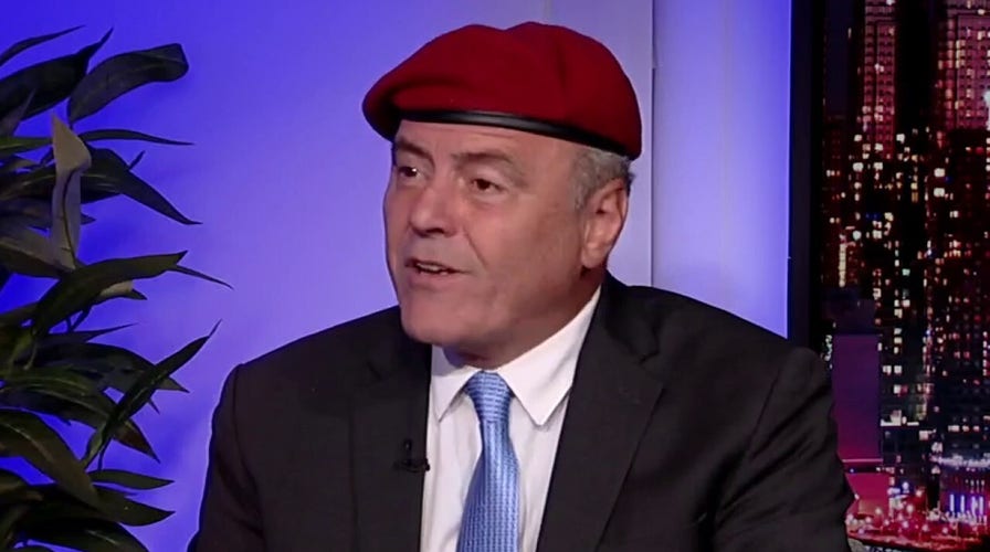 Curtis Sliwa backs Larry Elder for California governor: He's a 'man's man'