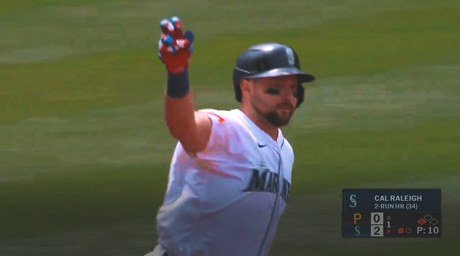 Mariners' Cal Raleigh hits 34th home run of the season vs. Pirates