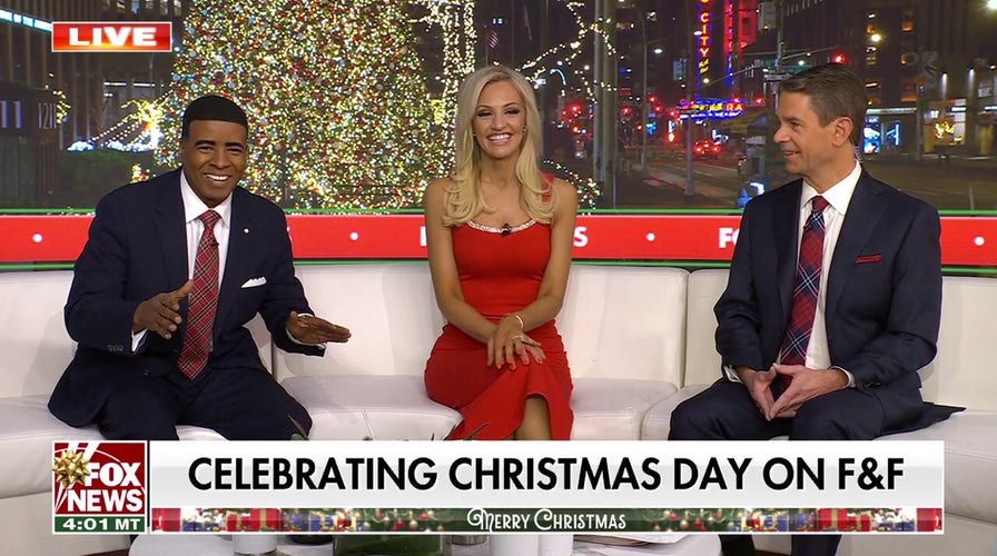 'Fox & Friends' celebrates Christmas Day, 'reason for the season'