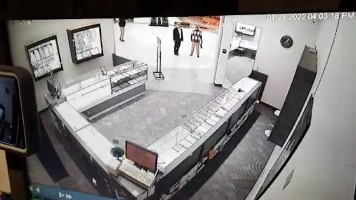 Bay Area jewelry store owner takes matters into his own hands and stops smash-and-grab attempt