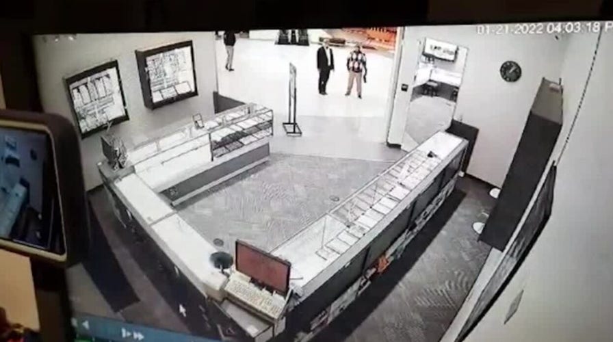 Bay Area jewelry store owner takes matters into his own hands and stops smash-and-grab attempt