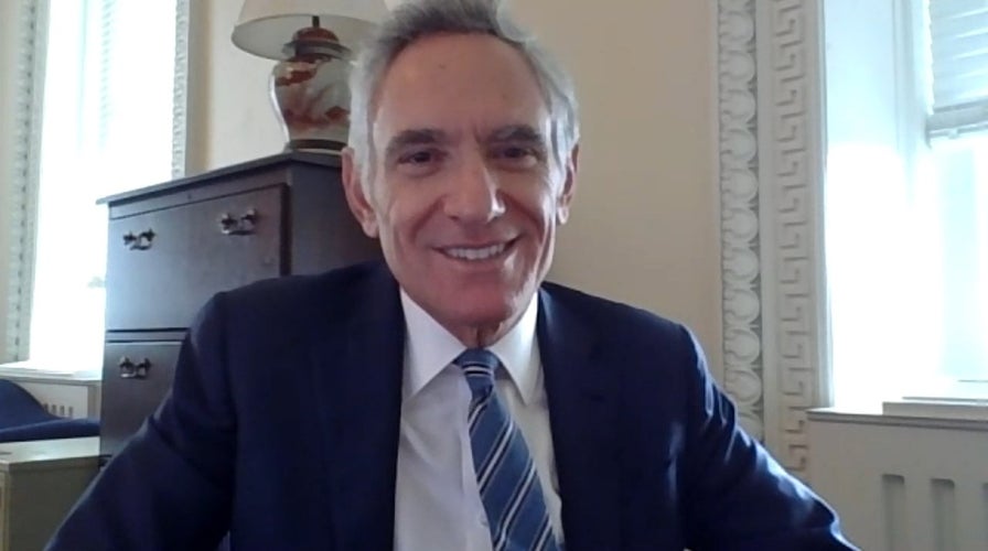 Trump coronavirus adviser Dr. Atlas pushes reopening of schools, says we can’t sacrifice kids’ futures ‘out of fear for ourselves’