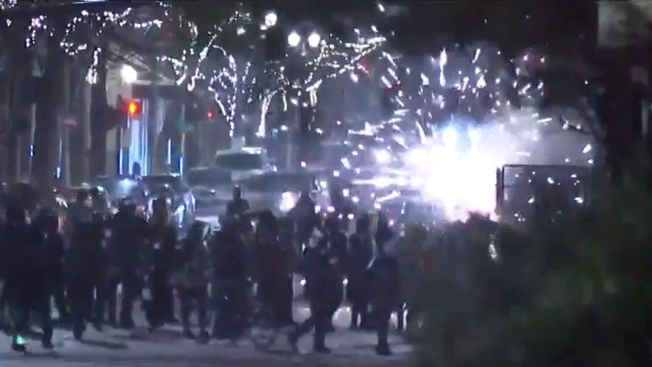 WATCH: BLM and Antifa march in DC, threaten to ‘burn down’ Washington WATCH: BLM and Antifa march in DC, threaten to ‘burn down’ Washington