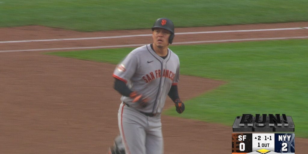 Giants' Wilmer Flores crushes two-run homer, tying game against Yankees