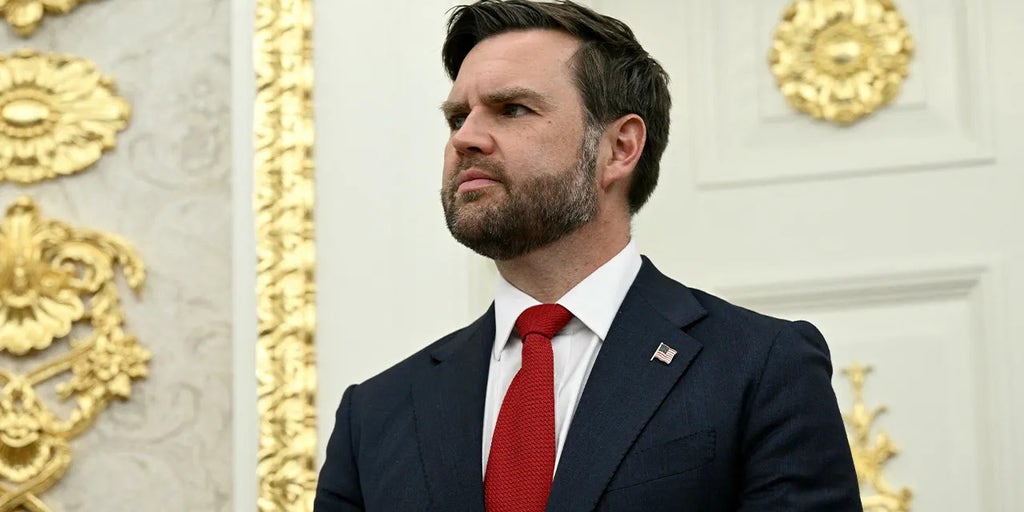 WATCH LIVE: VP Vance delivers remarks after roundtable in Minneapolis