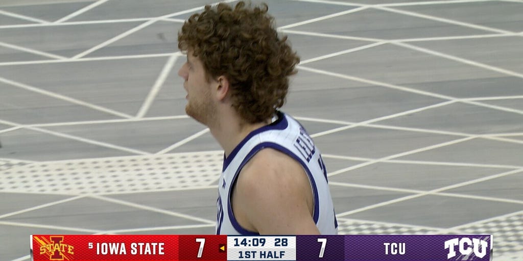 TCU' Brock Harding Finds Lelevicius for a Knockdown Three vs Iowa State