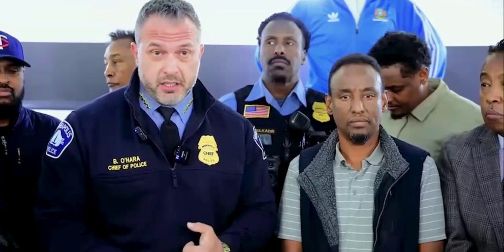 Minneapolis police chief apologizes to Somali community
