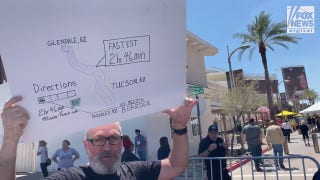 Arizona man brings handmade map of southern border to Harris campaign rally - Fox News