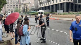 WATCH LIVE: Anti-ICE protesters stare down police in New York City - Fox News