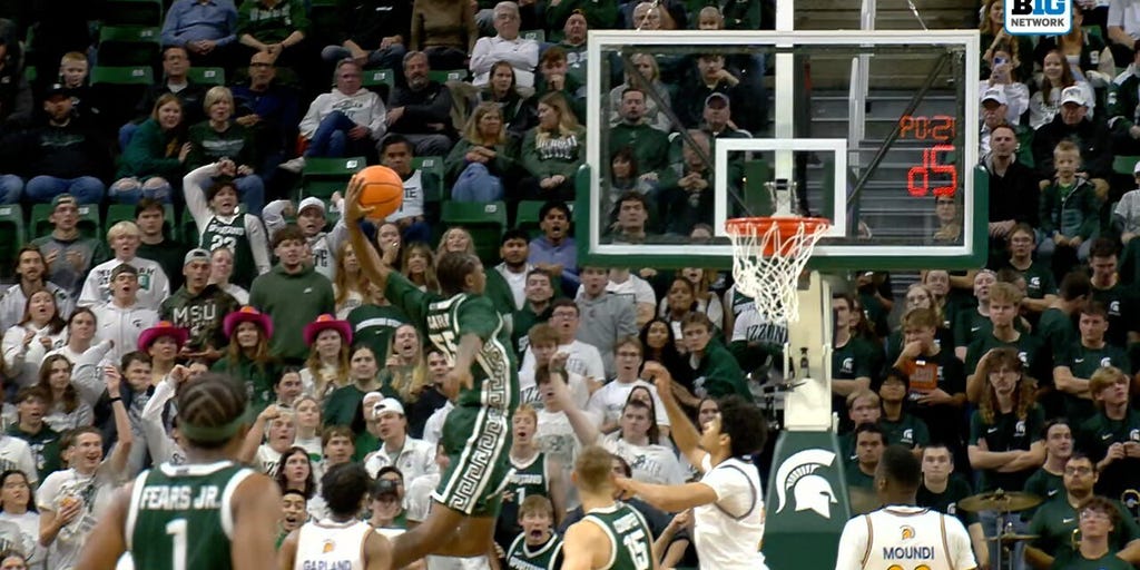 Michigan State's Coen Carr throws down RIDICULOUS tomahawk jam in transition vs. San José State