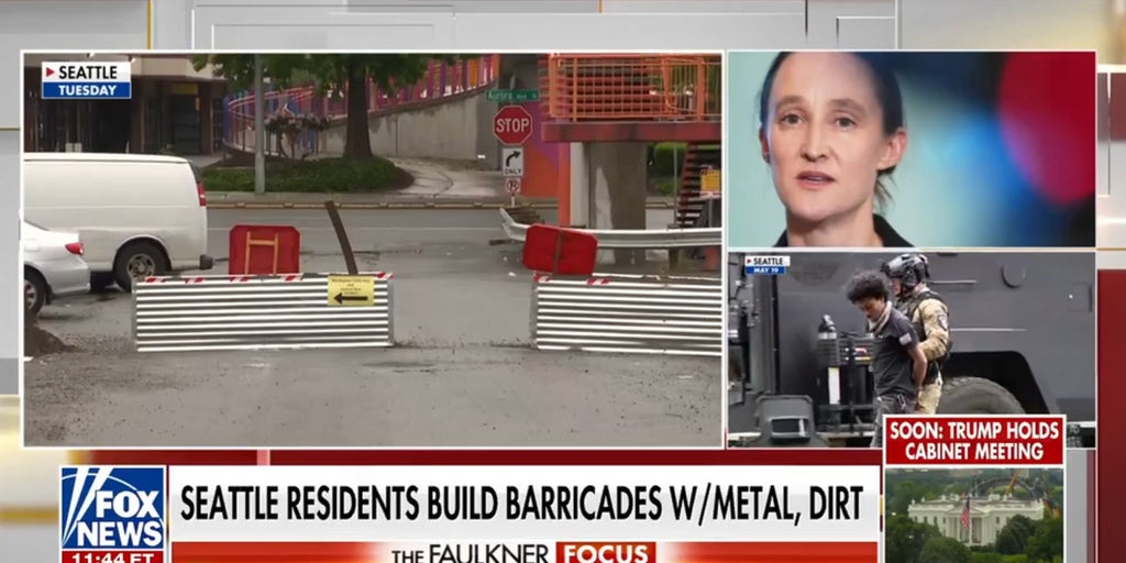 Seattle residents build barricades to combat rising crime wave