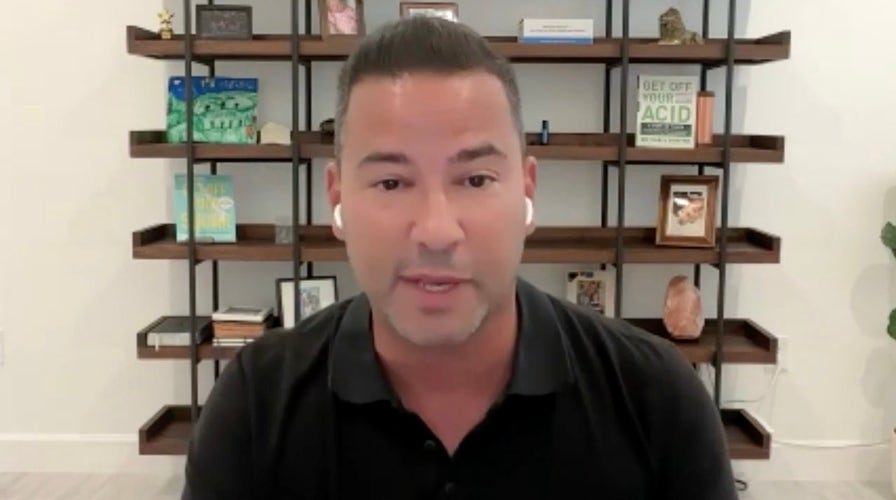 Acid reflux is becoming a ‘silent epidemic' among men — here's how to address it, says Dr. Daryl Gioffre