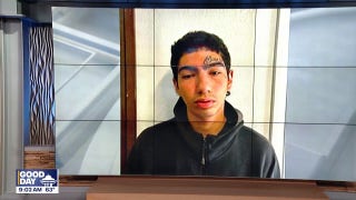 Suspect on the loose after escaping custody at Seattle airport