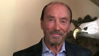 Lee Greenwood says Gloria Gaynor deserves Kennedy Center honor, calls out Ana Navarro's plea to turn it down