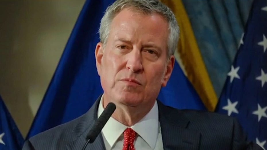 New York City Mayor Bill de Blasio bans Thanksgiving Day parade crowds