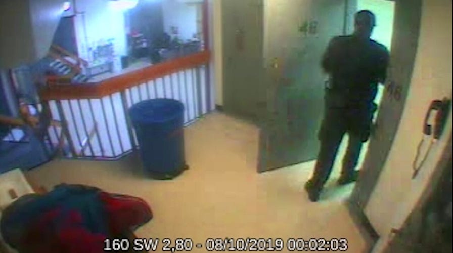 Video shows 'missing minute' from previous Epstein jail camera release
