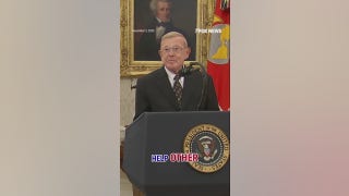 FLASHBACK: Trump awards Lou Holtz with Presidential Medal of Freedom