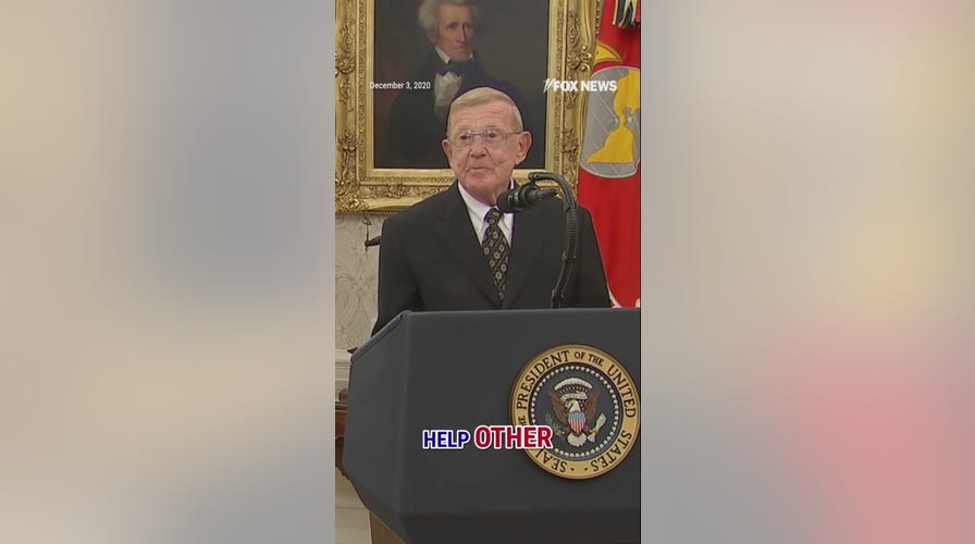 FLASHBACK: Trump awards Lou Holtz with Presidential Medal of Freedom