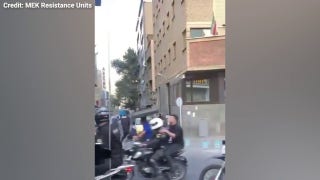 Iranian students stage new anti-government protests