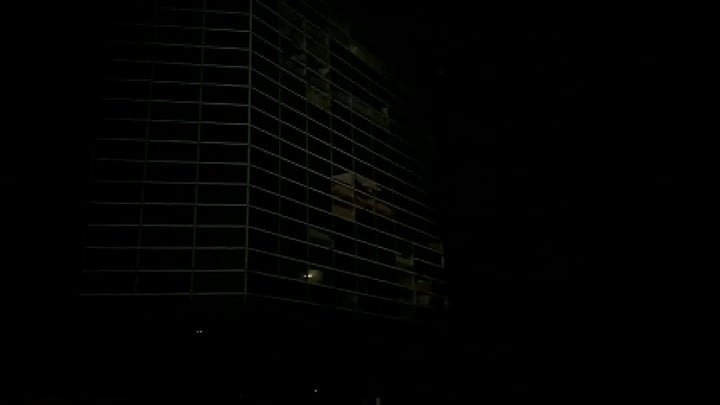 Raw video: Hurricane Laura rips windows out of the Capitol One Tower in Lake Charles, Louisiana
