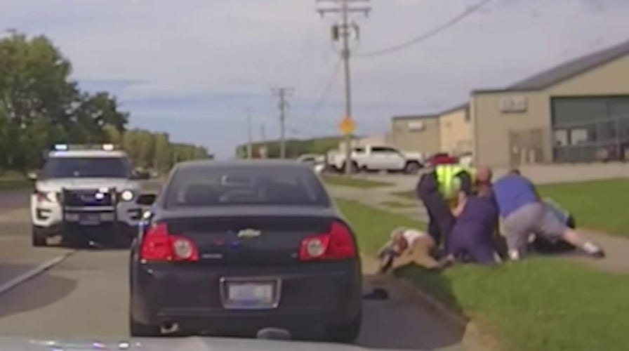 Good Samaritans assist Ohio police in traffic stop gone wrong