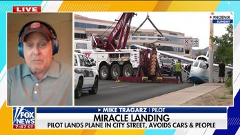 Pilot lands seaplane on Arizona street after engine failure