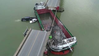 Barge hits China bridge, killing 5 and sending vehicles falling into the water - Fox News