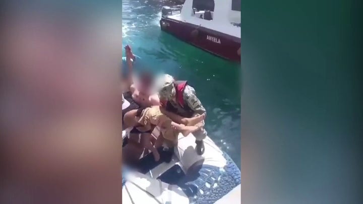 WARNING: GRAPHIC CONTENT: American tourist survives shark attack while snorkeling near Galapagos Islands