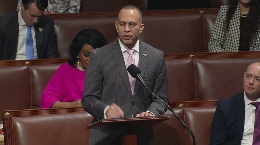 Hakeem Jeffries blasted for saying GOP does not want kids 'to learn about Holocaust'