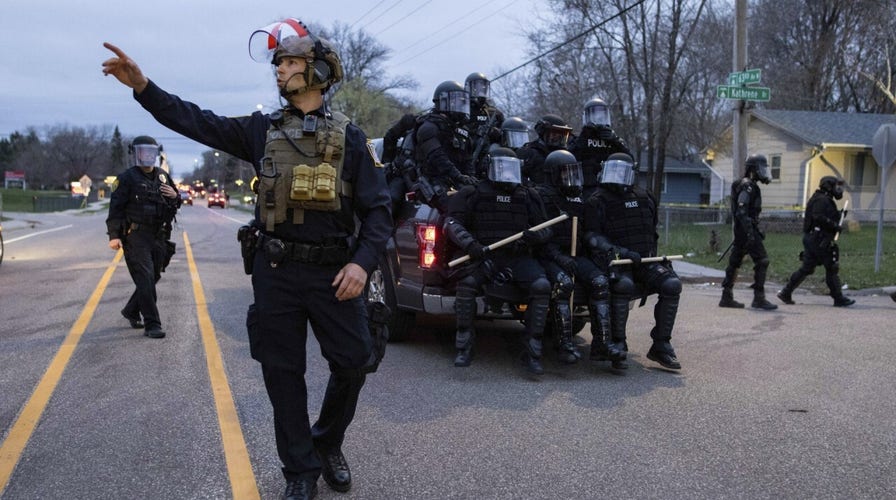 Deadly Minnesota Police Shooting Sparks Unrest; Cop Cars Damaged | Fox News