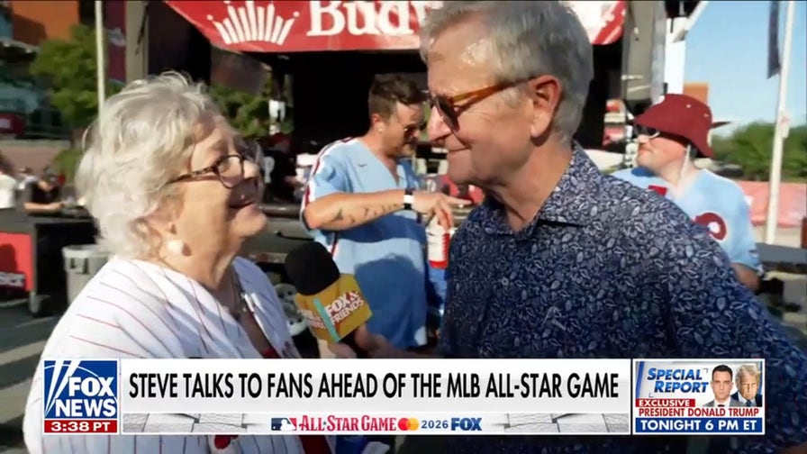 Steve Doocy experiences the MLB All-Star Fan Zone