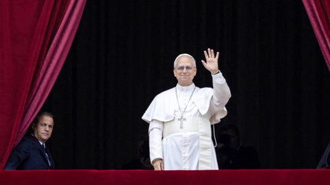 WATCH LIVE: Pope Leo XIV meets with reporters - Fox News