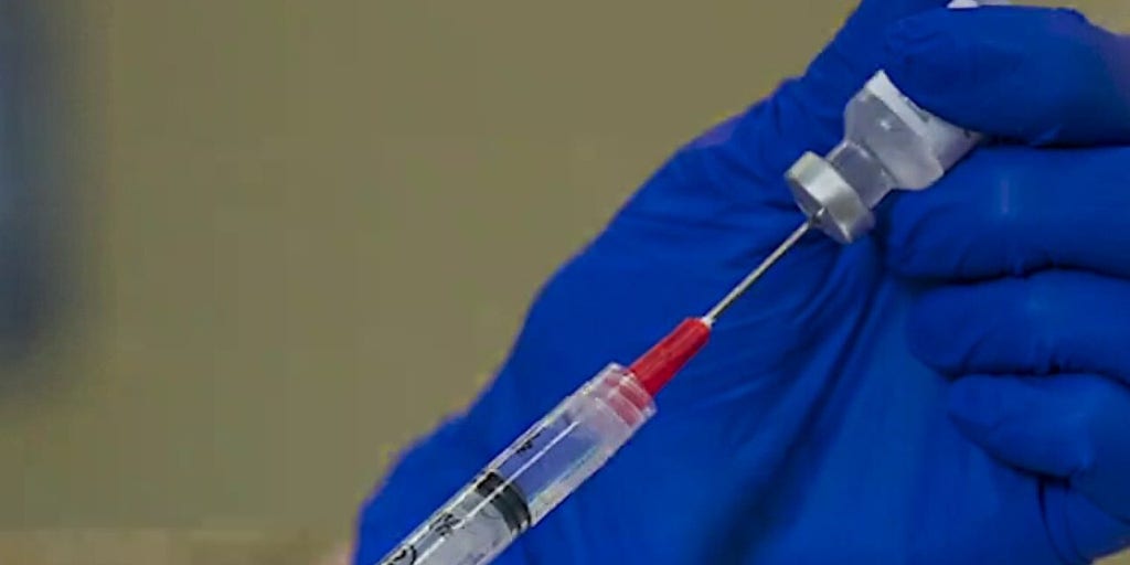 CDC teams up with CVS, Walgreens to help distribute COVID vaccines to