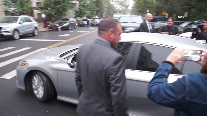 Federal agents enter Gracie Mansion following an indictment against New York City Mayor Eric Adams
