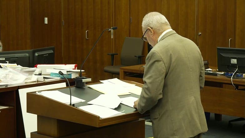 Defense and prosecution expert spar in testy exchange at Lindsay Clancy trial