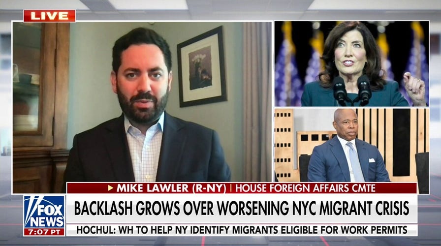 New York seeks federal aid to mitigate surging migrant crisis: 'Absolute mess'