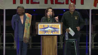Zohran Mamdani joins Gov. Kathy Hochul after she was heckled to 'Tax the rich!'