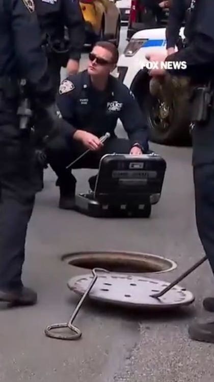 Two men arrested after emerging from Manhattan sewer near Netanyahu hotel