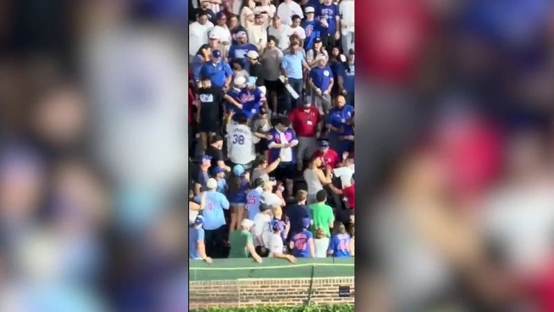 Wild brawl erupts in Wrigley Field bleachers