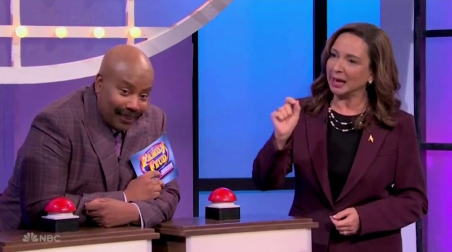 SNL se burla de la respuesta a la entrevista de Kamala Harris sobre la "familia de clase media" durante el sketch "Family Feud
