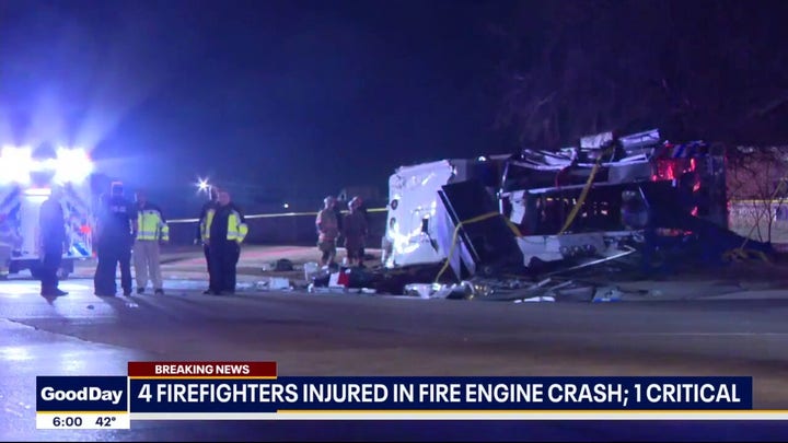 4 Texas firefighters hurt in rollover crash, 1 critically