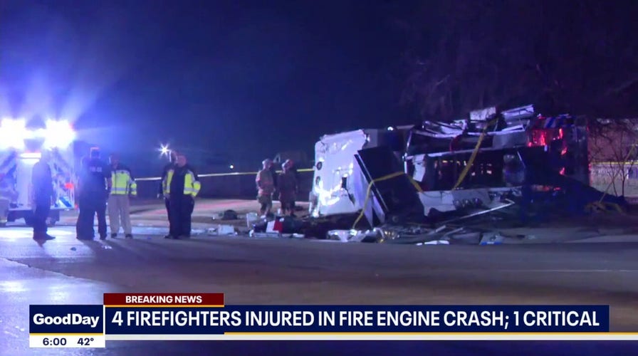 4 Texas firefighters hurt in rollover crash, 1 critically