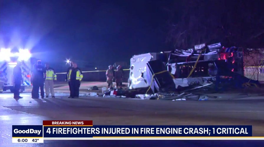 4 Texas firefighters hurt in rollover crash, 1 critically