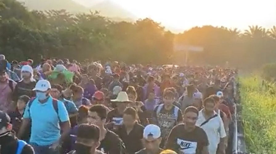 Migrant caravan doubles in size as it travels through Mexico