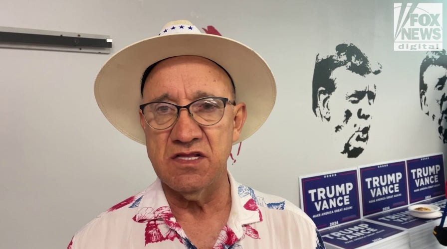 Los votantes hispanos arremeten contra Harris por la inmigración: Traidores