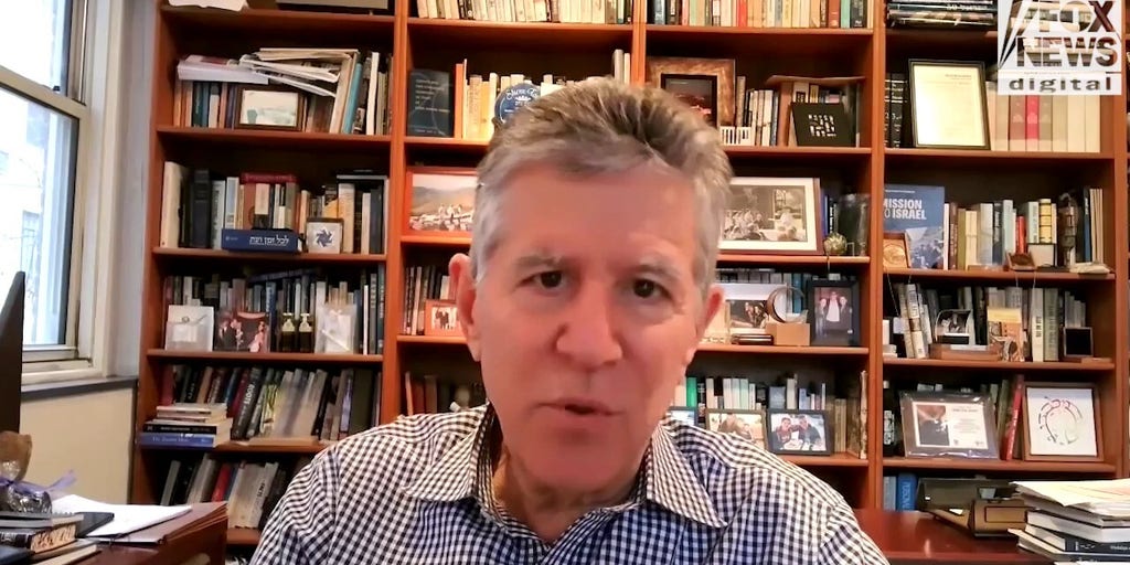 Rabbi Hirsch urges Zohran Mamdani to condemn the phrase 'globalize the intifada'