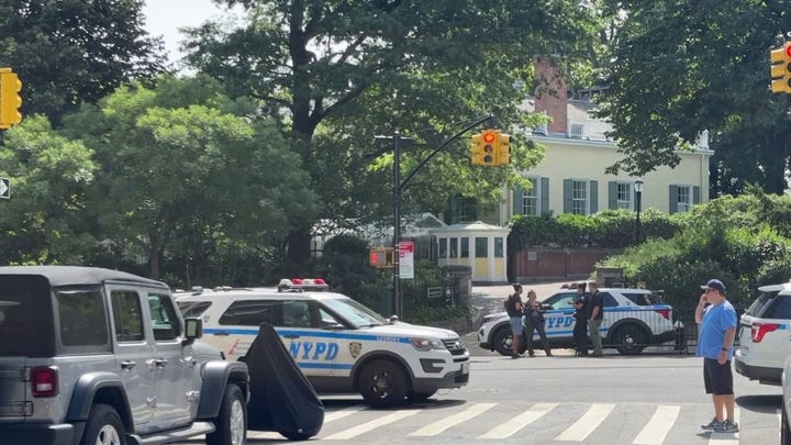 Two dead in murder-suicide near mayor's mansion